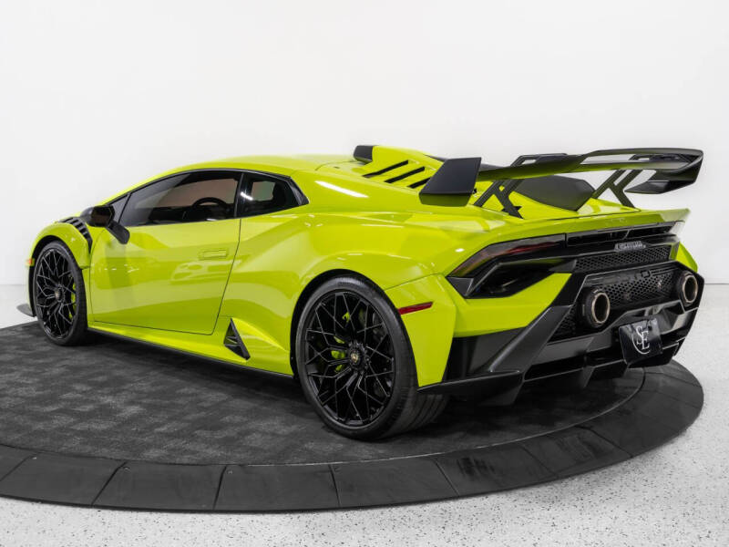 2023 Lamborghini Huracan STO