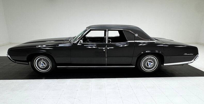1967 Ford Thunderbird