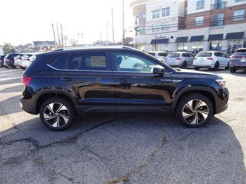 2024 Volkswagen Taos SE 4Motion