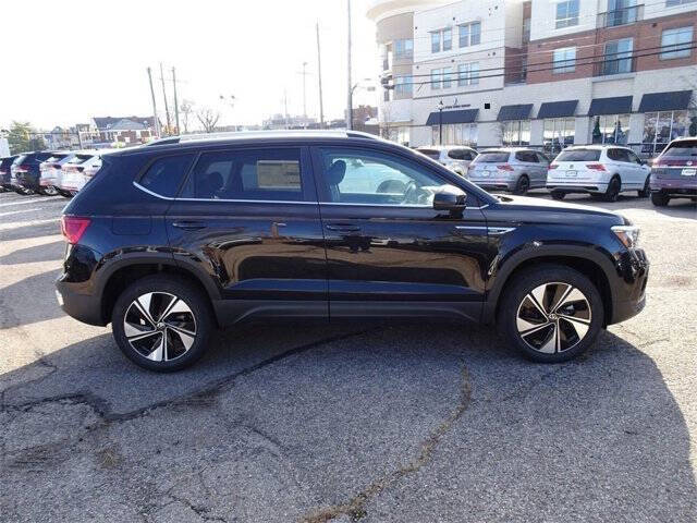 2024 Volkswagen Taos SE 4Motion