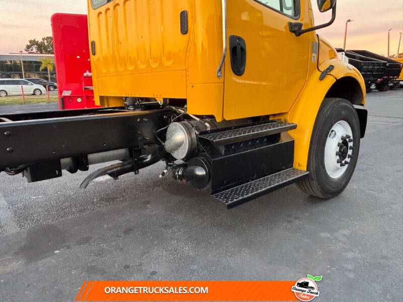 2014 Freightliner M2 106