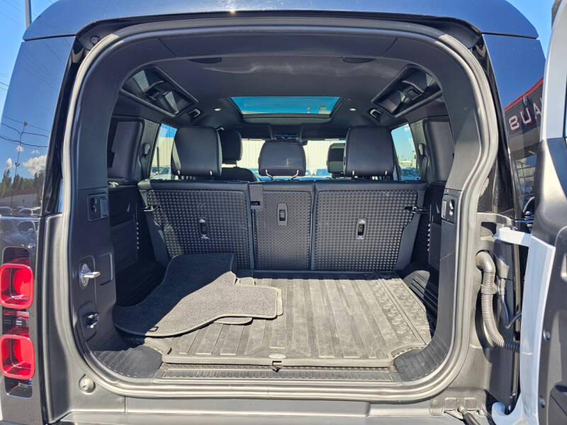 2023 Land Rover Defender 110 X-Dynamic SE