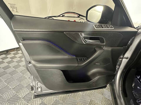 2020 Jaguar F-PACE SVR