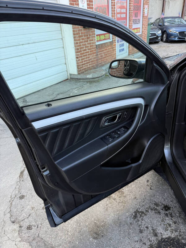 2018 Ford Taurus SEL