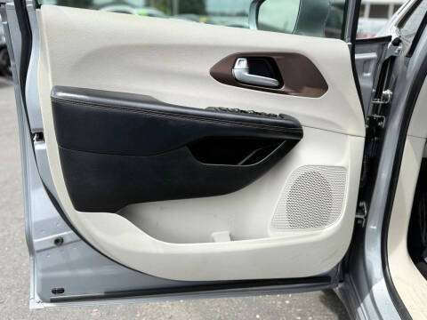 2018 Chrysler Pacifica Touring L