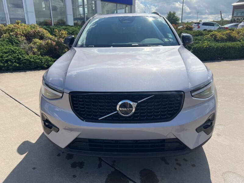 2026 Volvo XC40 B5 Plus