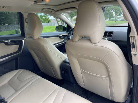 2017 Volvo V60 Cross Country T5 Premier