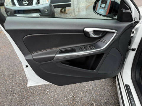 2018 Volvo V60 Cross Country T5 Premier