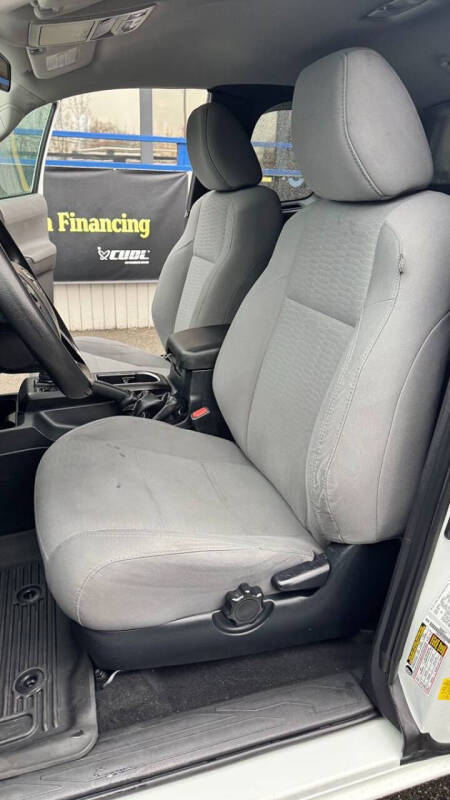 2019 Toyota Tacoma SR