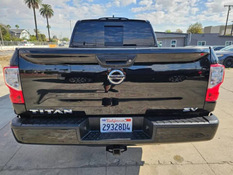2022 Nissan Titan SV
