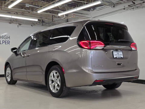 2017 Chrysler Pacifica Touring Plus