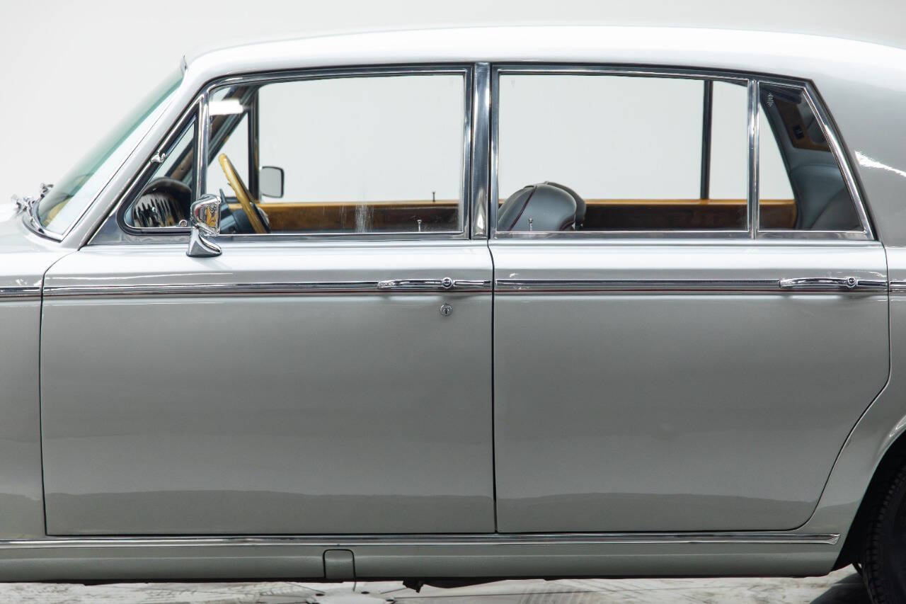 1967 Bentley T1 Saloon 11