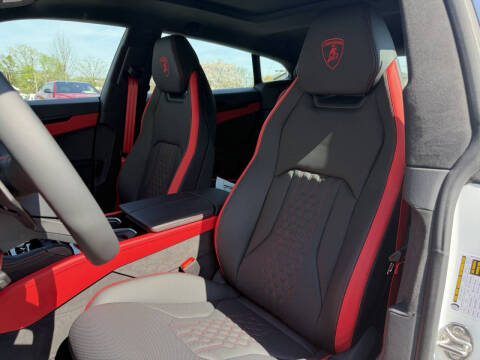 2025 Lamborghini Urus SE