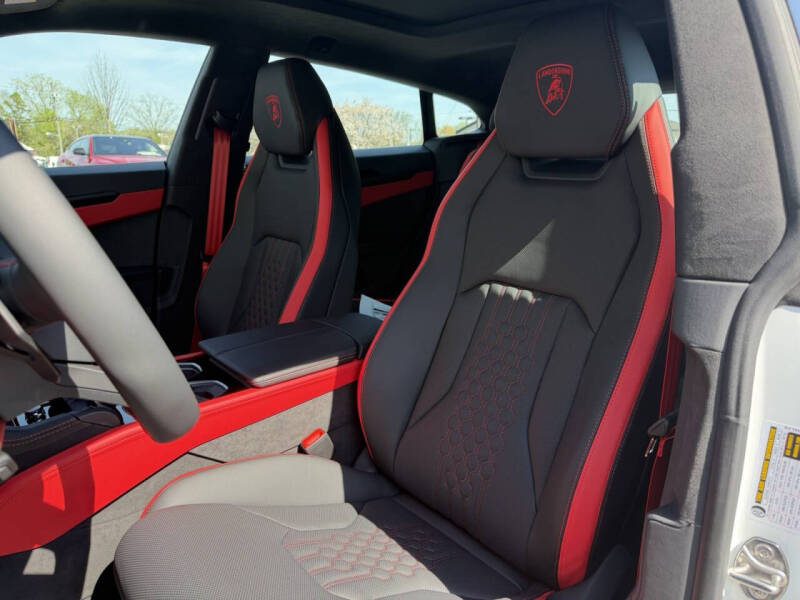 2025 Lamborghini Urus SE