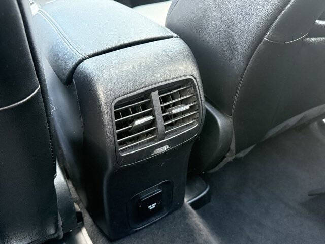 2020 Ford Escape Hybrid Titanium