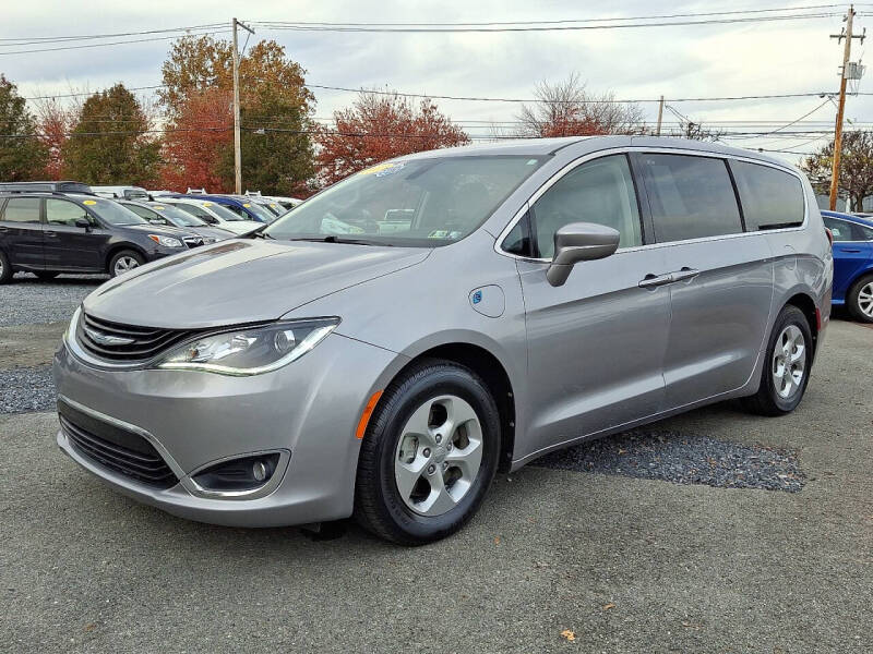 2017 Chrysler Pacifica Hybrid Touring Plus