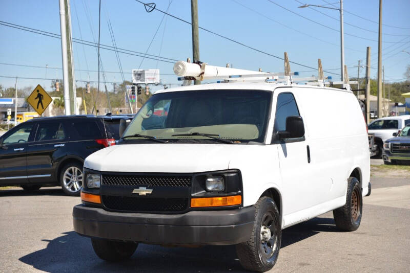 2014 Chevrolet Express Cargo Work Van's photo