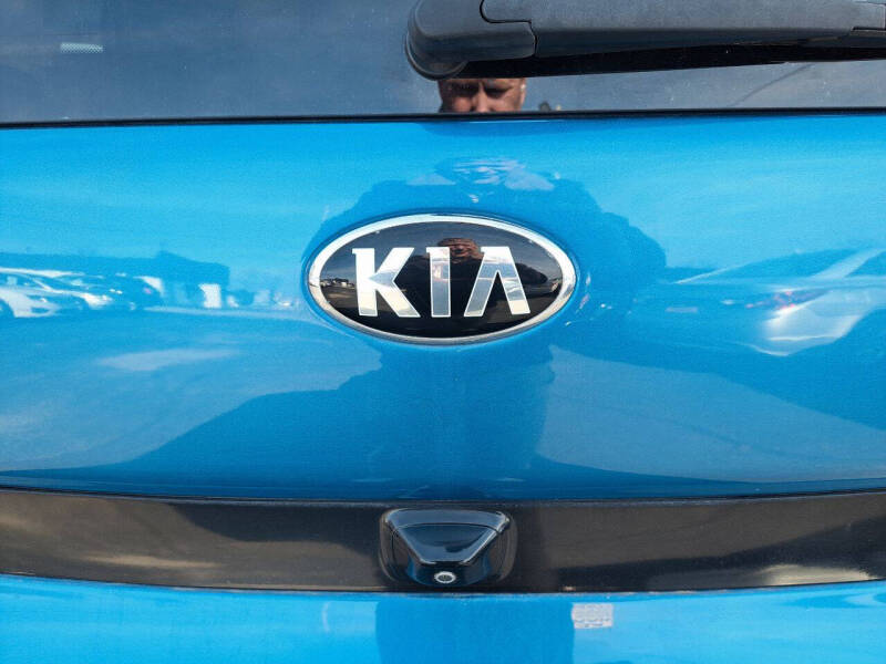 2017 Kia Soul +