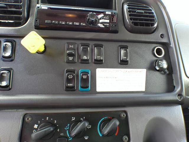 2015 Freightliner M2 106