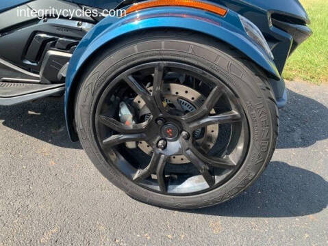 2021 Can-Am Spyder® RT SE6