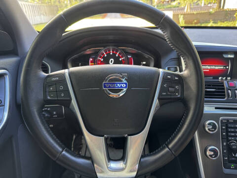 2016 Volvo XC60 T6 Drive-E