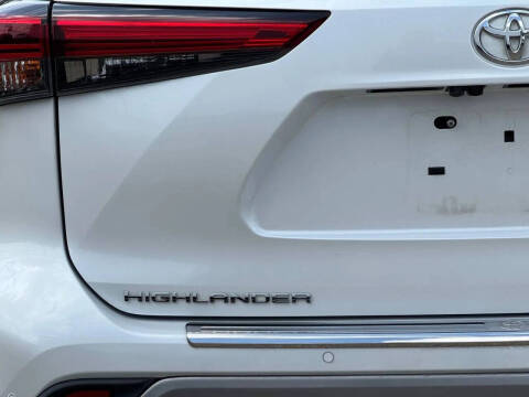 2022 Toyota Highlander Platinum