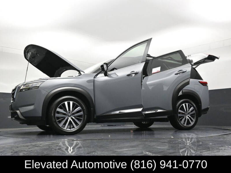 2022 Nissan Pathfinder Platinum