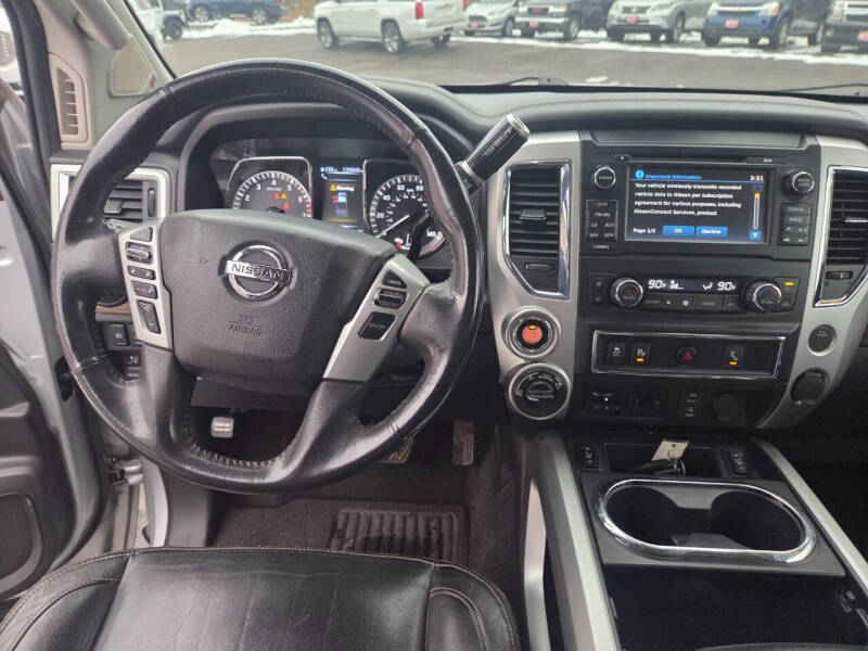 2017 Nissan Titan SV