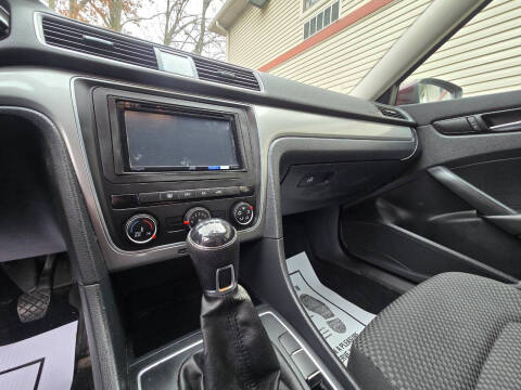 2014 Volkswagen Passat 2.5L S PZEV