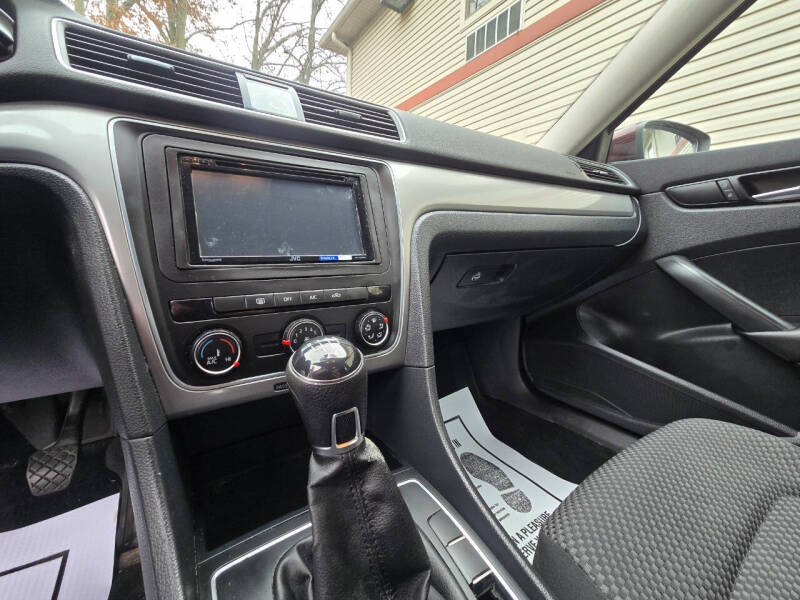 2014 Volkswagen Passat 2.5L S PZEV