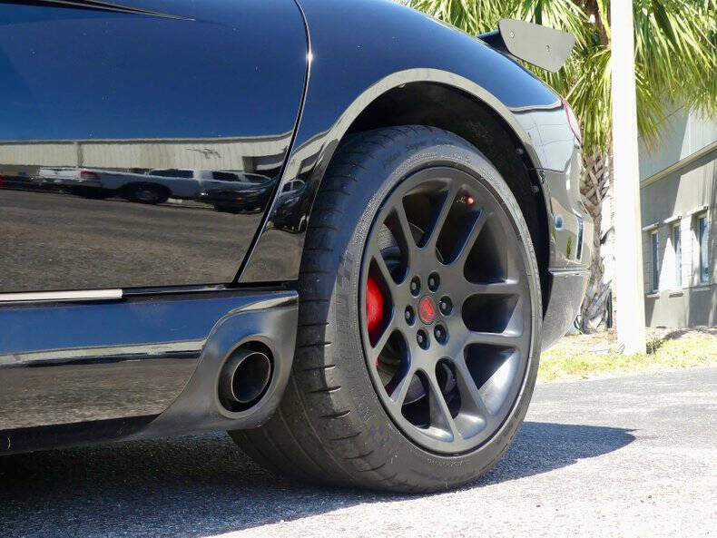 2004 Dodge Viper SRT-10