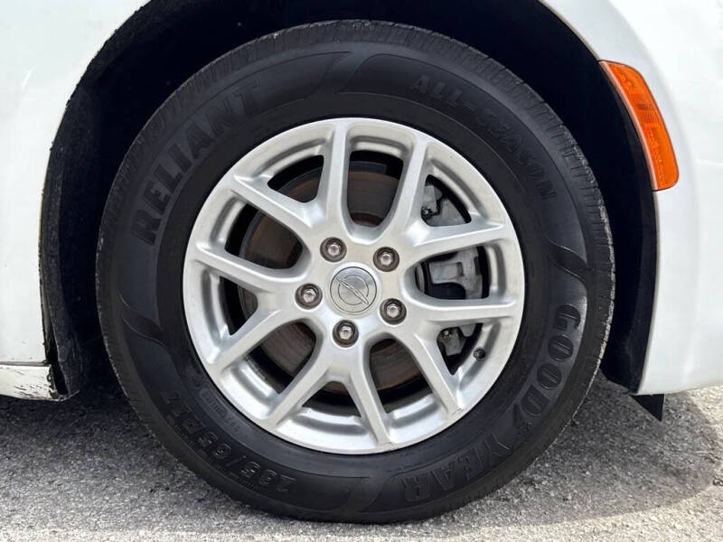 2020 Chrysler Voyager LXi