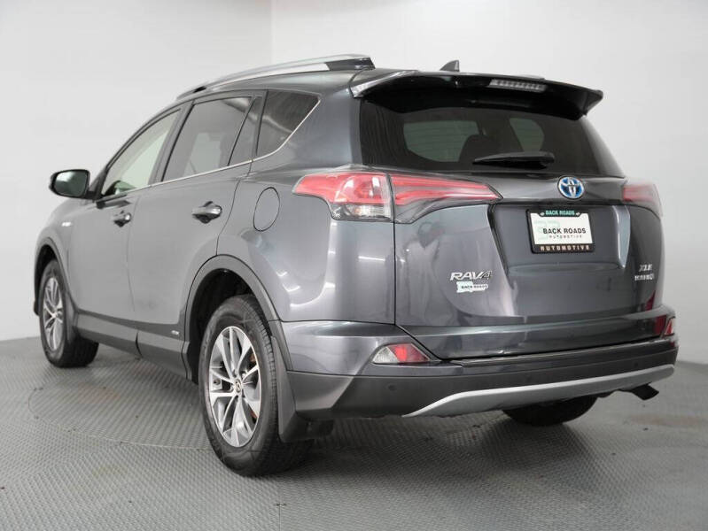 2017 Toyota RAV4 Hybrid XLE