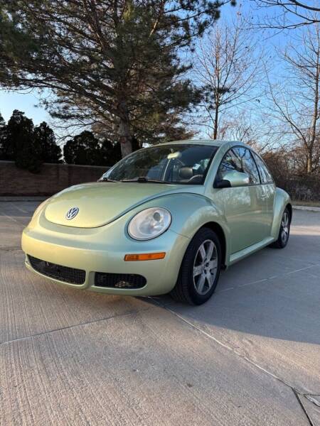 2006 Volkswagen New Beetle for sale at R&R Car Company in Mount Clemens MI