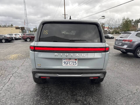 2023 Rivian R1S Adventure