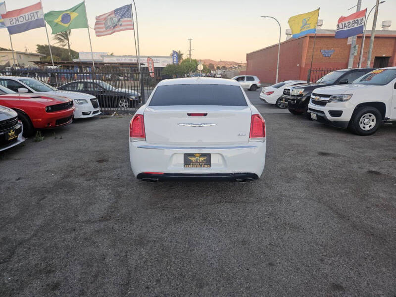 2018 Chrysler 300 Limited