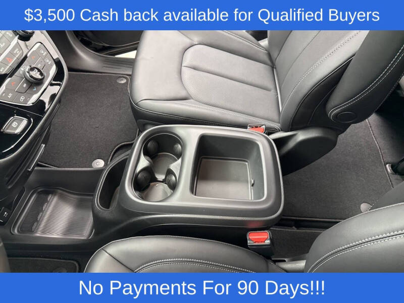 2026 Chrysler Pacifica Select