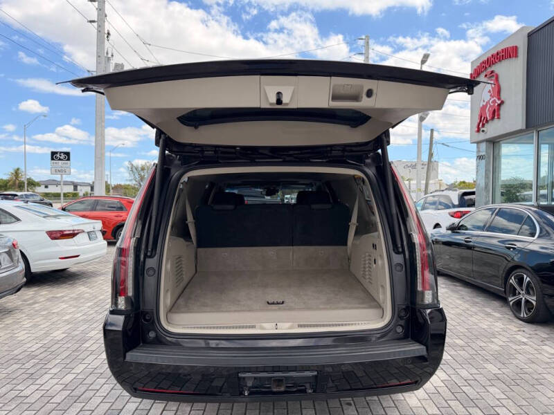 2018 Cadillac Escalade ESV Luxury