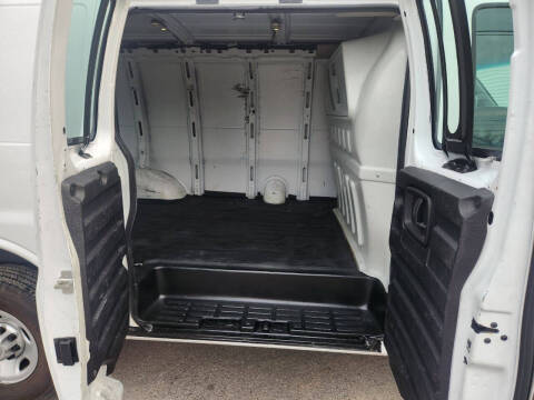 2022 Chevrolet Express 2500