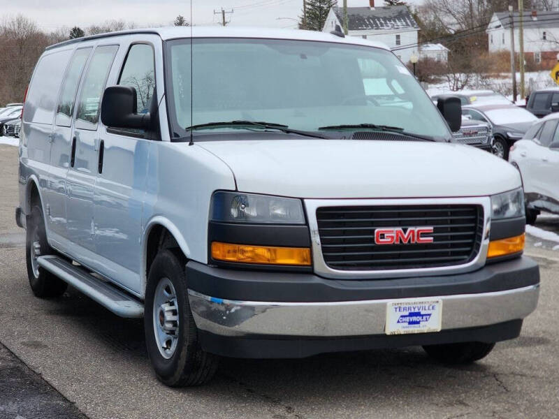 2022 GMC Savana 2500