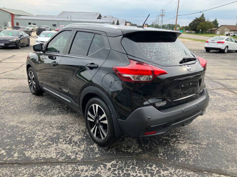 2020 Nissan Kicks SR