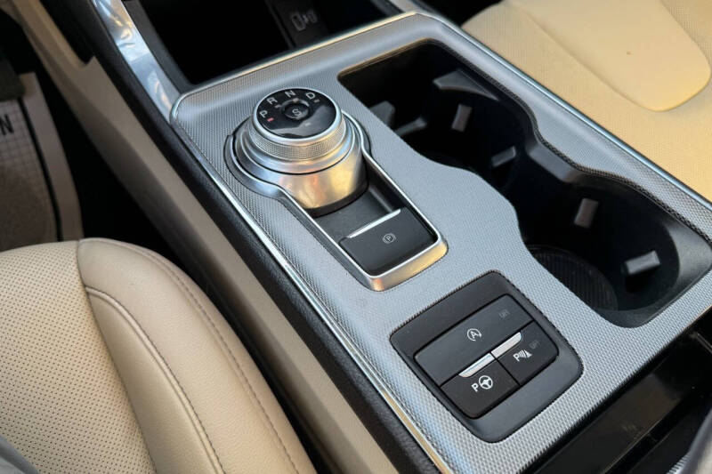 2021 Ford Edge Titanium