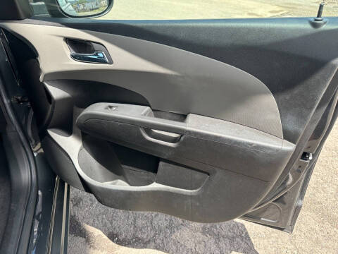 2016 Chevrolet Sonic LT Auto