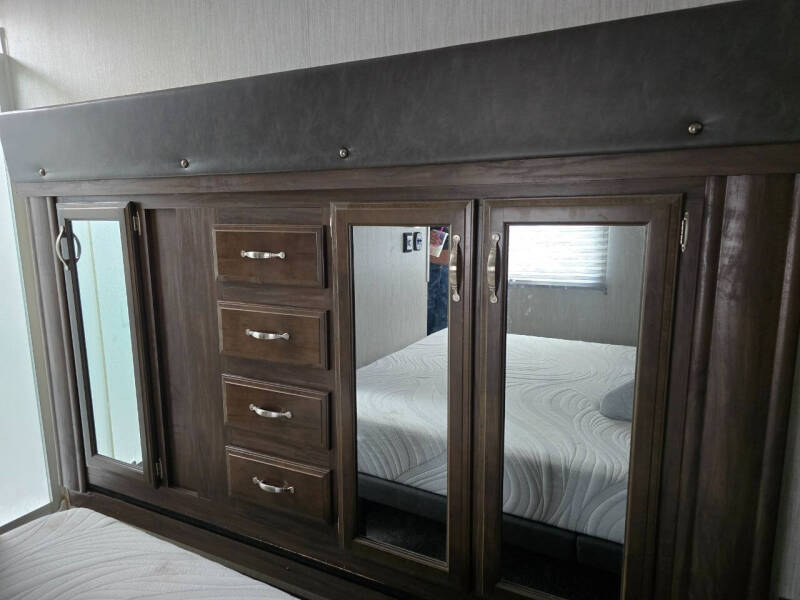 2019 Forest River Arctic Wolf 305 ML6 Orbital With Leveling