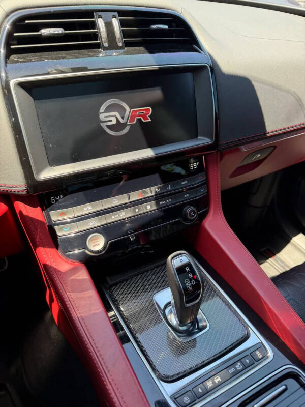 2020 Jaguar F-PACE SVR