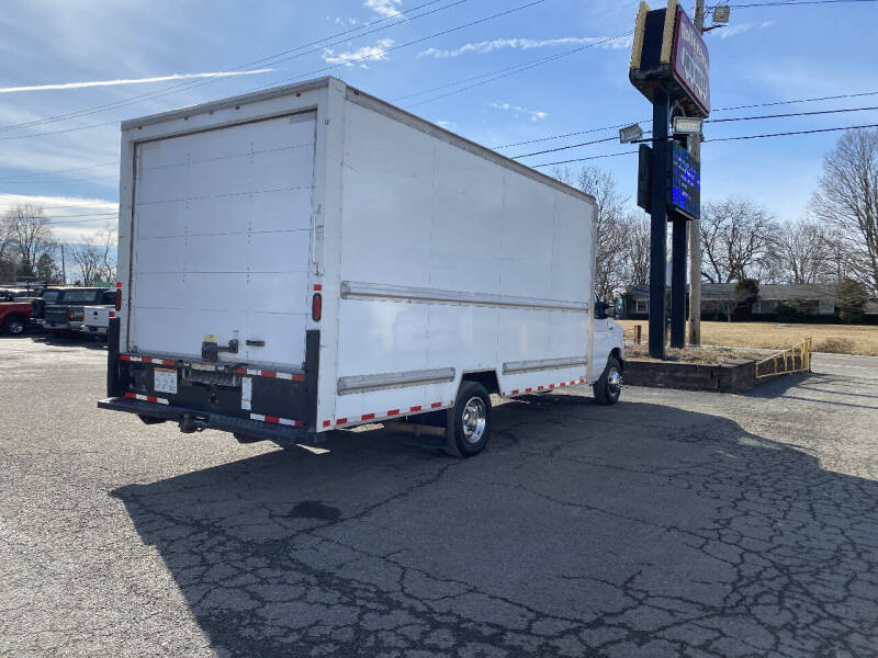 2017 Ford E-Series E-350 SD