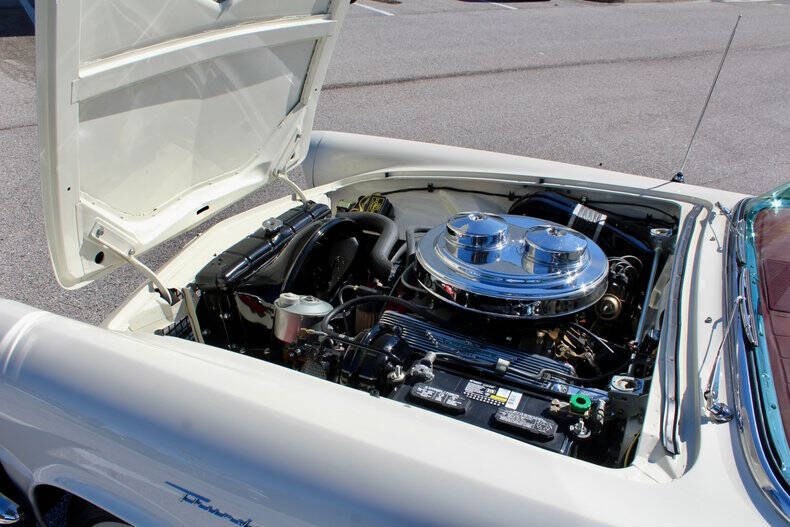 1957 Ford Thunderbird