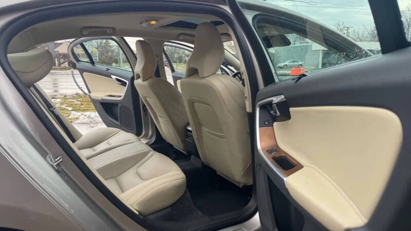 2016 Volvo S60 T5 Inscription Platinum