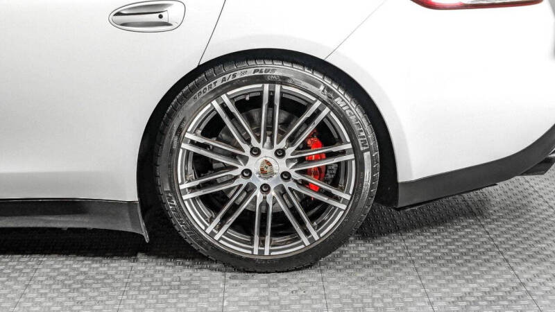 2015 Porsche Panamera GTS
