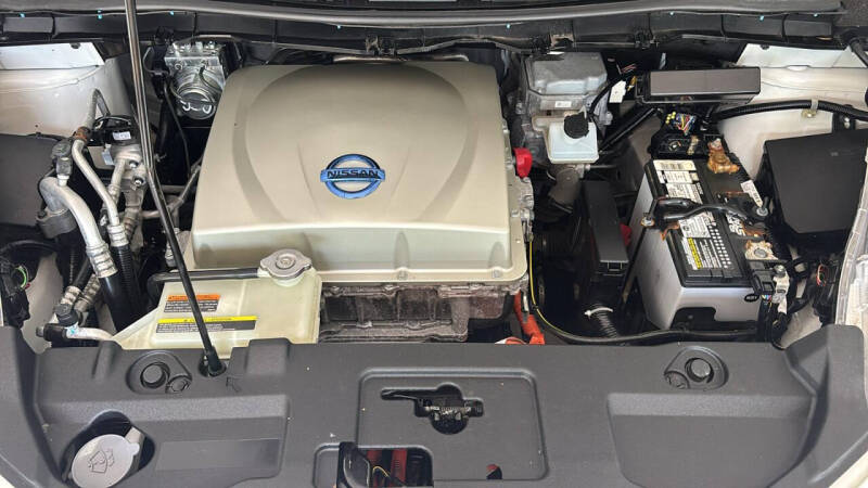 2015 Nissan LEAF SL
